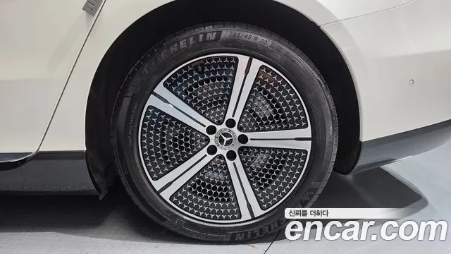 Mercedes-Benz EQS — Фото автомобиля 21