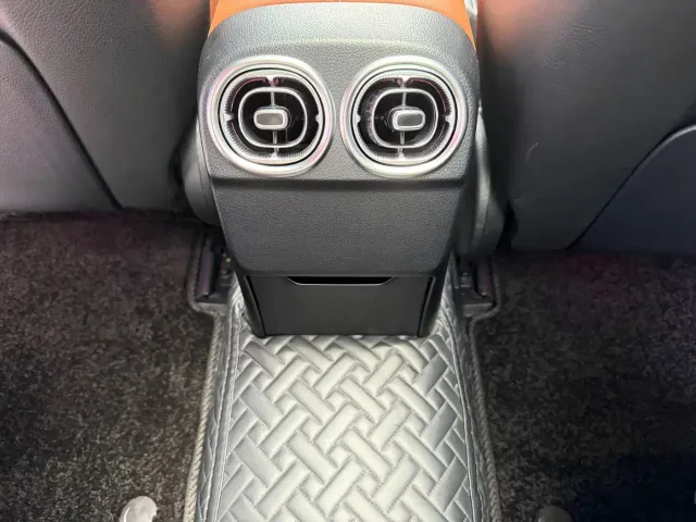 Mercedes-Benz C-Class — Фото автомобиля 10