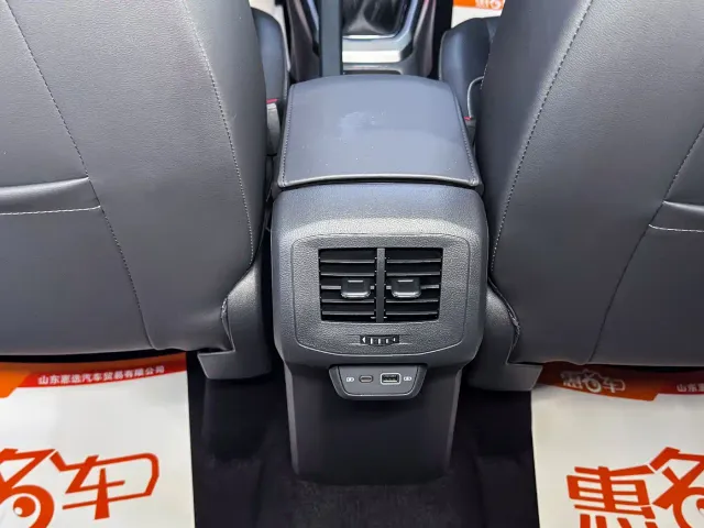 Volkswagen T-Cross — Фото автомобиля 12