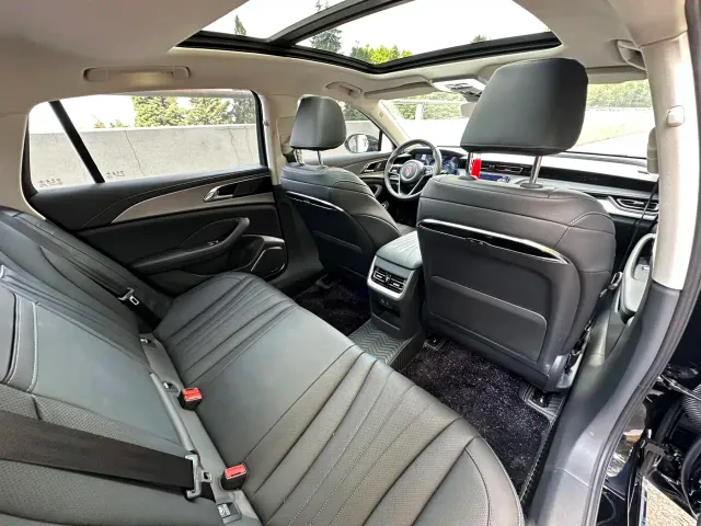 Hongqi H5 — Фото автомобиля 30