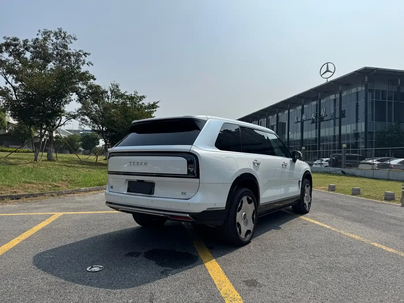 ZEEKR Zeekr 9X 2025 model Ultra Edition 70kWh — Фото автомобиля 30