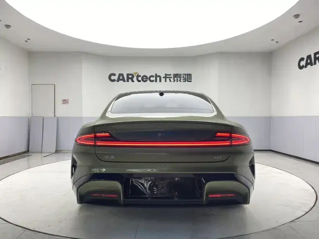 Xiaomi SU7 — Фото автомобиля 6