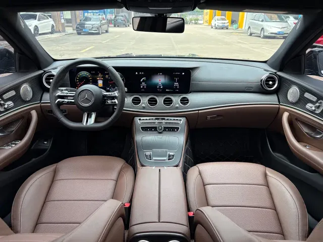 Mercedes-Benz E-Class — Фото автомобиля 10