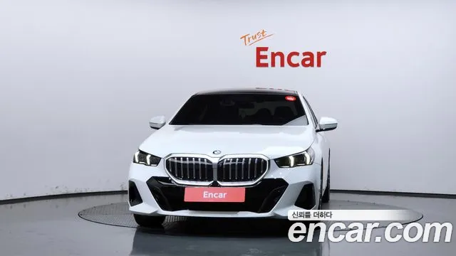 BMW 5 Series G60 — Фото автомобиля 3
