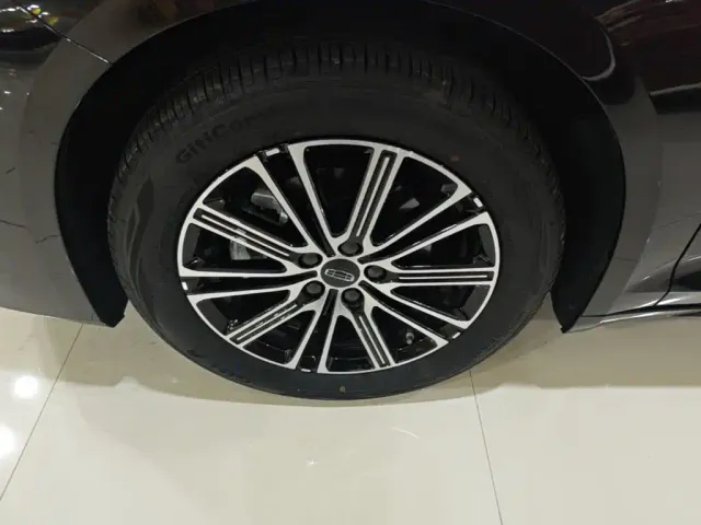 Geely Xingrui — Фото автомобиля 22