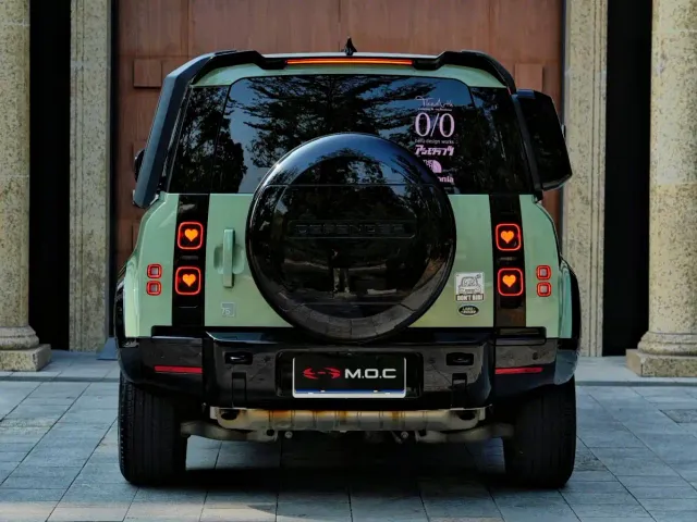Land Rover Defender — Фото автомобиля 6