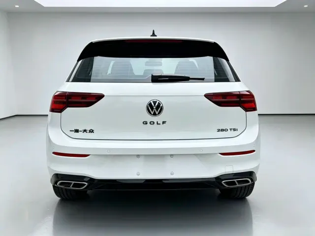 Volkswagen Golf — Фото автомобиля 5