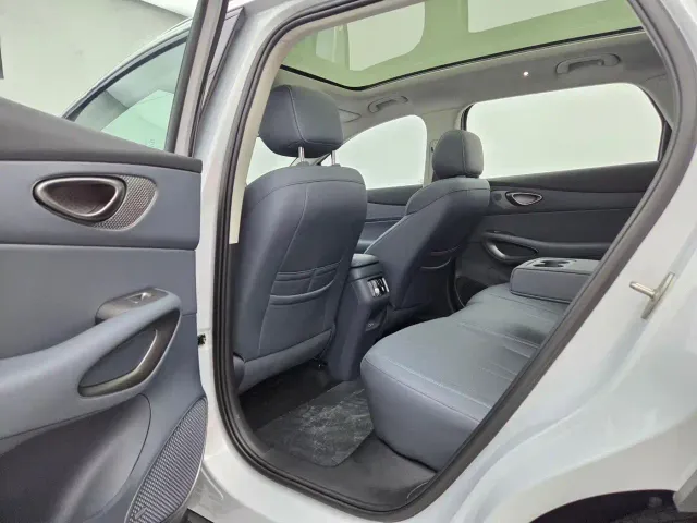 BYD Seal 05 DM-i — Фото автомобиля 7