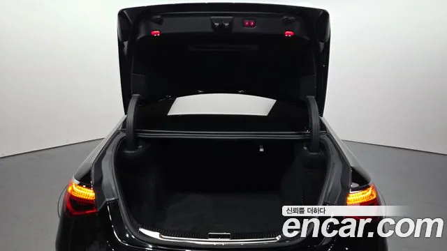 Mercedes-Benz S-Class — Фото автомобиля 19