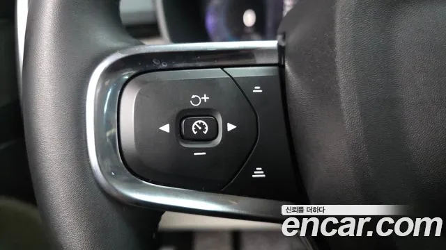 Volvo XC40 — Фото автомобиля 29