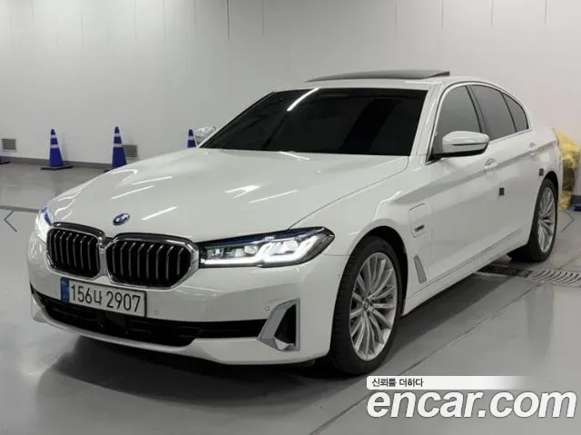 BMW 5 Series G30 — Фото автомобиля 3