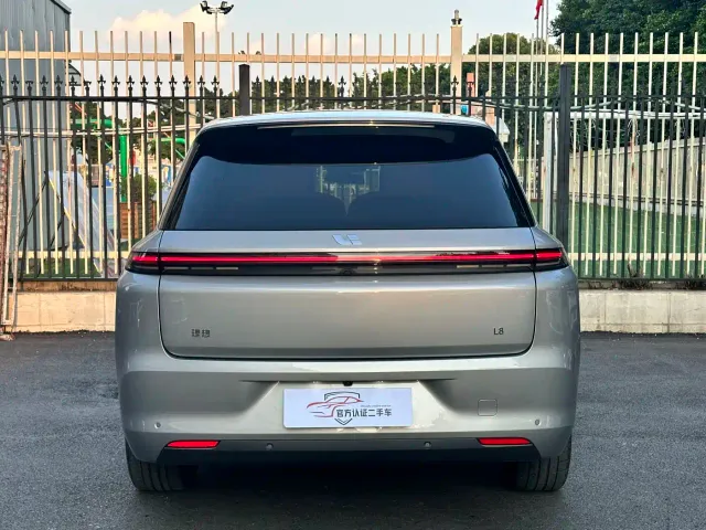 Li Auto L8 — Фото автомобиля 5