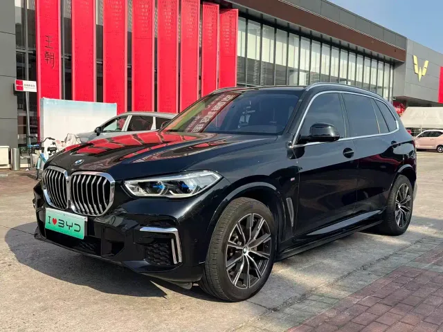Фотография автомобиля — BMW X5