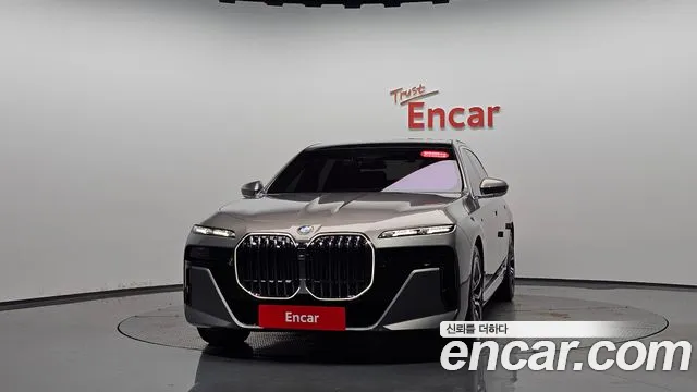 BMW 7 Series G70 — Фото автомобиля 3