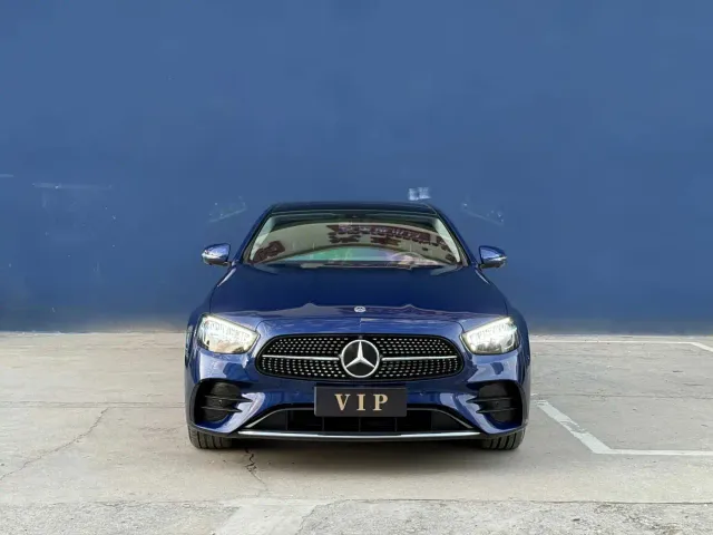 Mercedes-Benz E-Class — Фото автомобиля 2