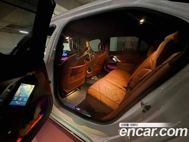 BMW 7-Series — Фото автомобиля 6