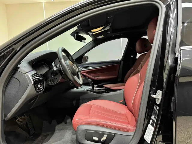BMW 5 Series — Фото автомобиля 10