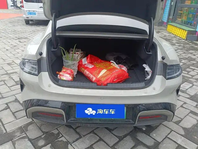 Xiaomi SU7 — Фото автомобиля 4
