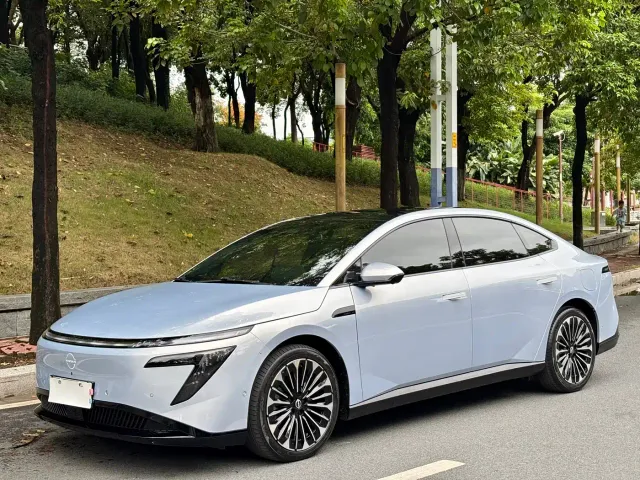 Фотография автомобиля — Nissan N7