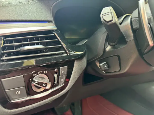 BMW 5 Series — Фото автомобиля 13