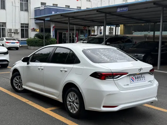 Toyota Corolla — Фото автомобиля 6