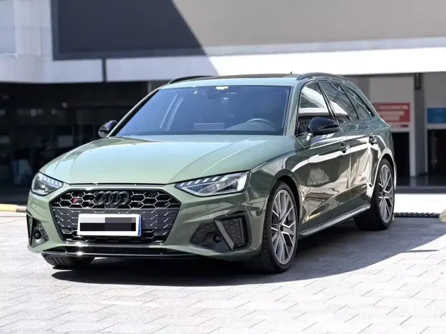 Фотография автомобиля — Audi S4