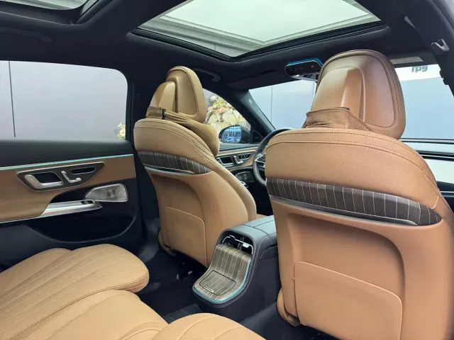 Mercedes-Benz E-Class — Фото автомобиля 8