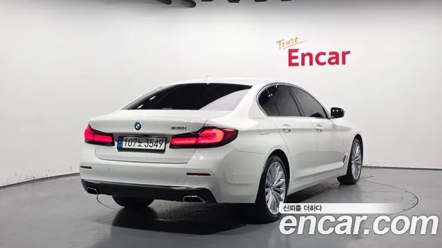 BMW 5-Series — Фото автомобиля 2