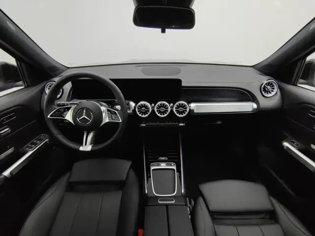Mercedes-Benz EQB — Фото автомобиля 5