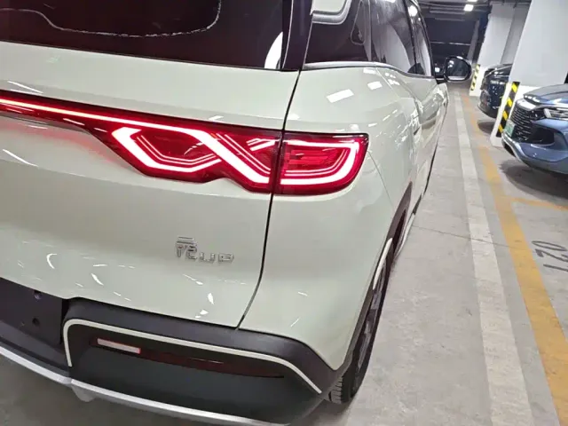 BYD Yuan UP — Фото автомобиля 7