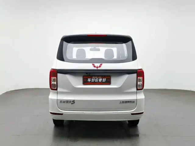 Wuling Hongguang — Фото автомобиля 4