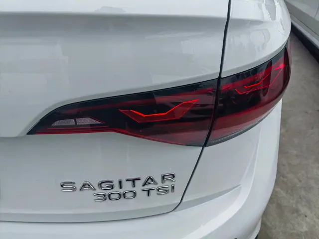 Volkswagen Sagitar — Фото автомобиля 10