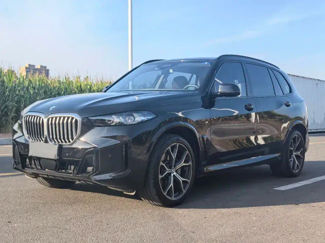 Фотография автомобиля — BMW X5