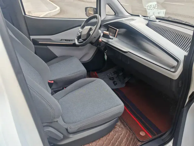 Wuling NanoEV — Фото автомобиля 10