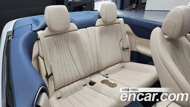 Mercedes-Benz E-Class — Фото автомобиля 23