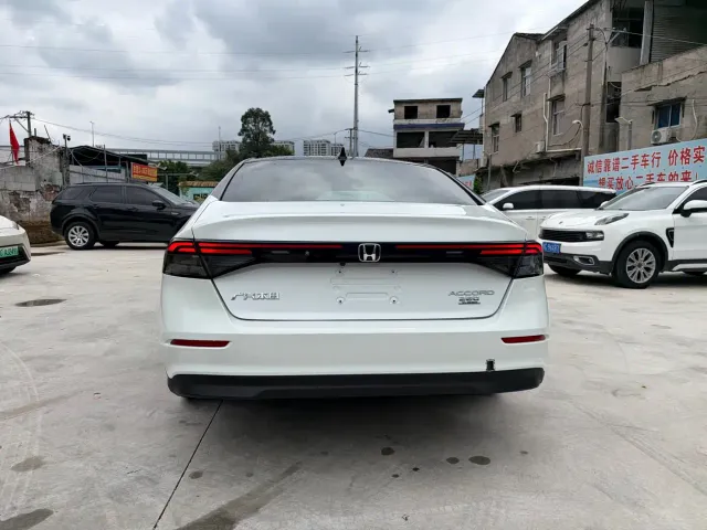 Honda Accord — Фото автомобиля 4