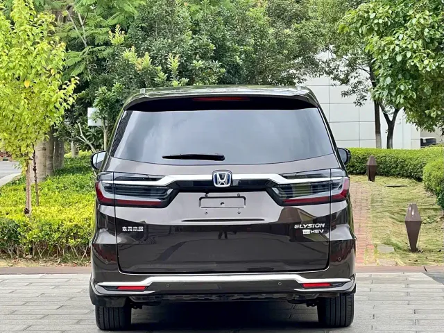 Honda Elysion — Фото автомобиля 5