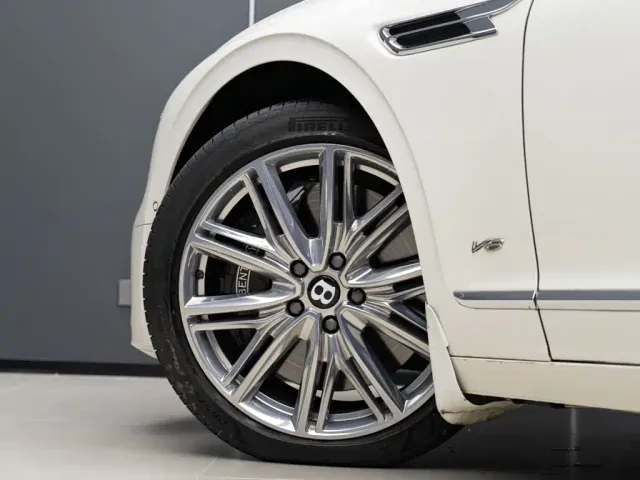 Bentley Flying Spur — Фото автомобиля 5