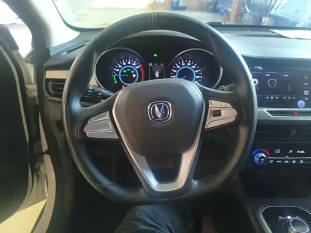 Changan Eado — Фото автомобиля 6