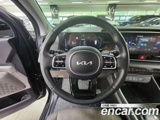 Kia Carnival Generation 4 — Фото автомобиля 8