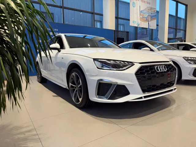 Audi A4L — Фото автомобиля 3