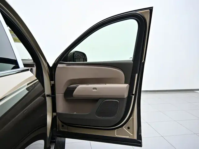 Li Auto L9 — Фото автомобиля 25
