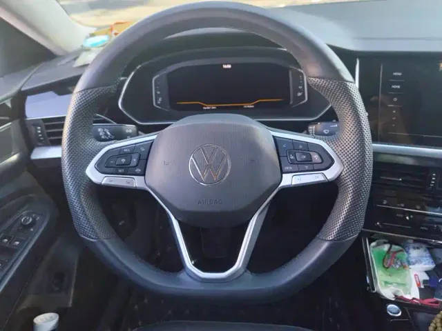 Volkswagen Passat — Фото автомобиля 15