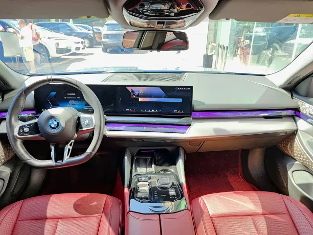 BMW i5 — Фото автомобиля 8