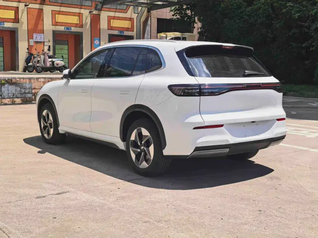 Geely Galaxy E5 — Фото автомобиля 9