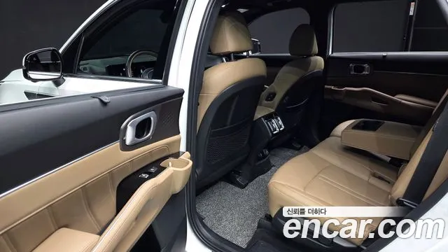 Kia Sorento Новый Sorento 4 поколение Бензин 2.5T 2WD — Фото автомобиля 9