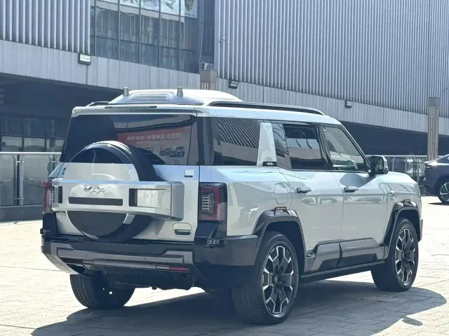 BYD FangChengBao Leopard 8 — Фото автомобиля 7