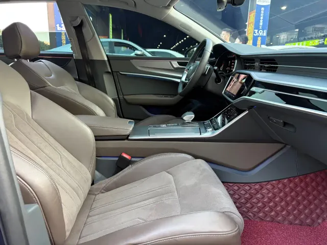 Audi A7L — Фото автомобиля 12