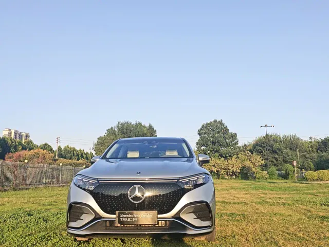 Mercedes-Benz EQS SUV — Фото автомобиля 2