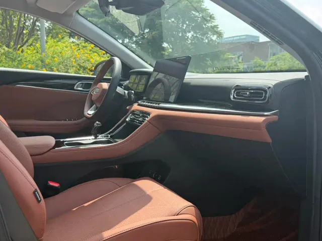 Geely Emgrand — Фото автомобиля 17